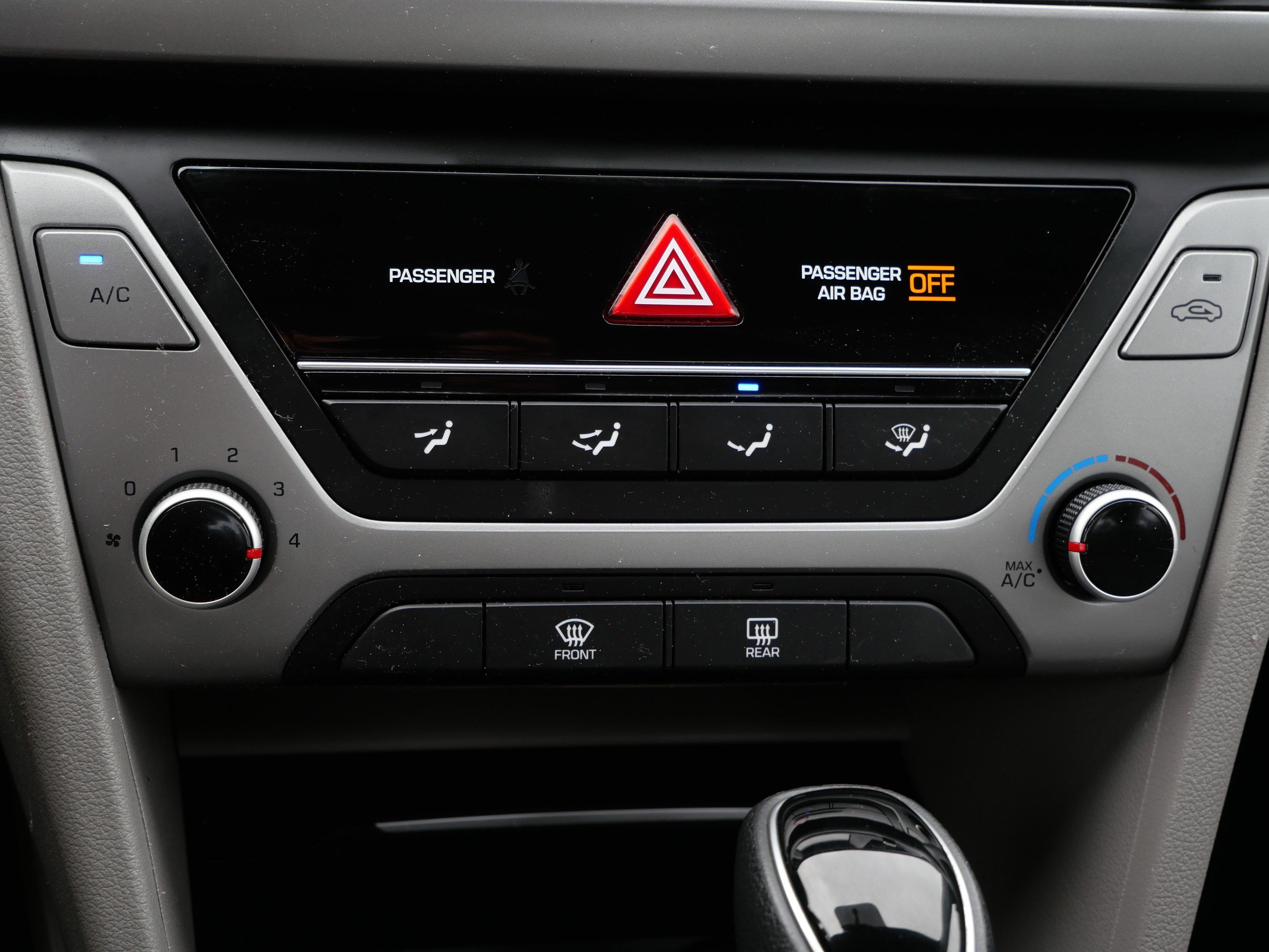 Used 2017 Hyundai Elantra SE FWD image 23