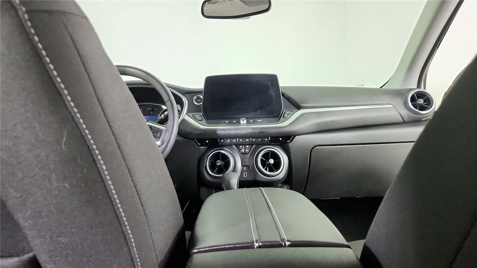 Used 2024 Chevrolet Blazer LT w/ Convenience Package image 13