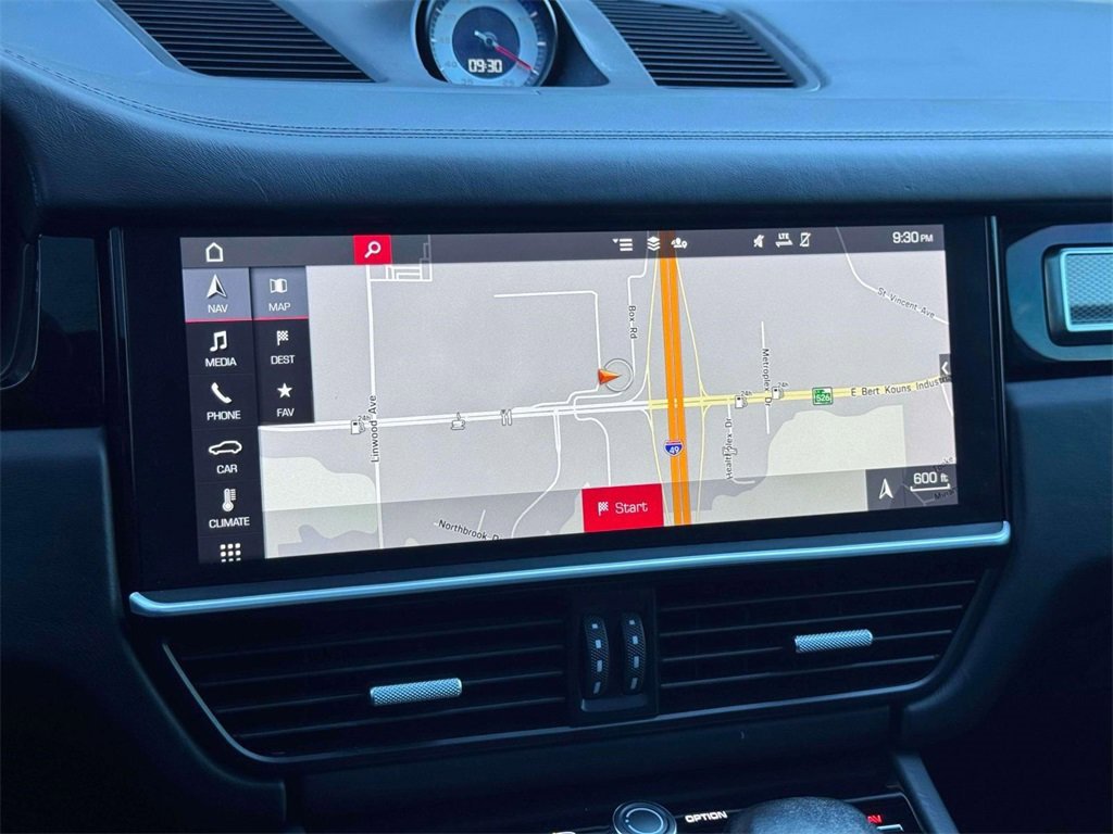 Used 2020 Porsche Cayenne Turbo image 23