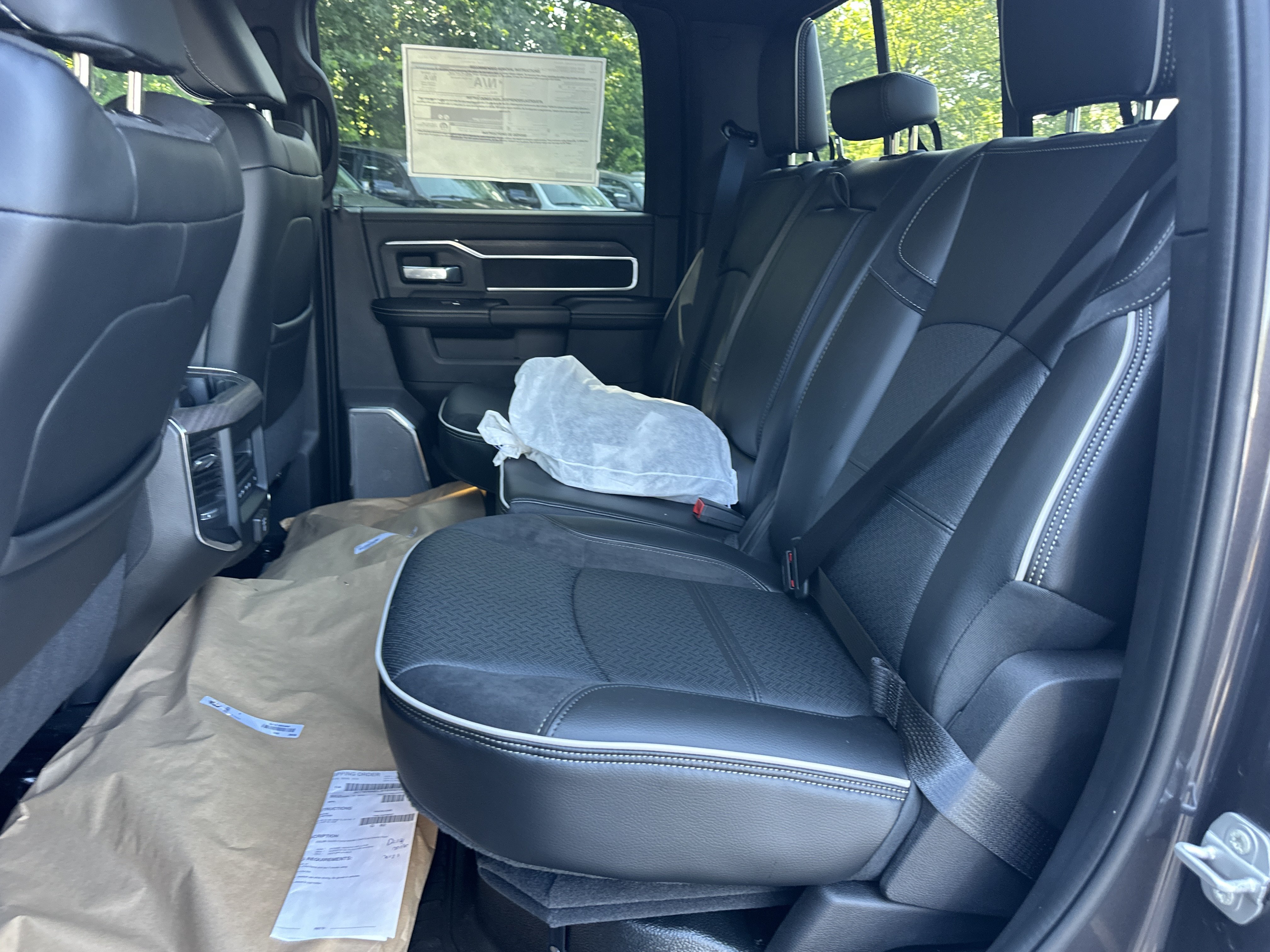 New 2026 RAM 5500 4x4 Crew Cab w/ Laramie Trim Package image 31