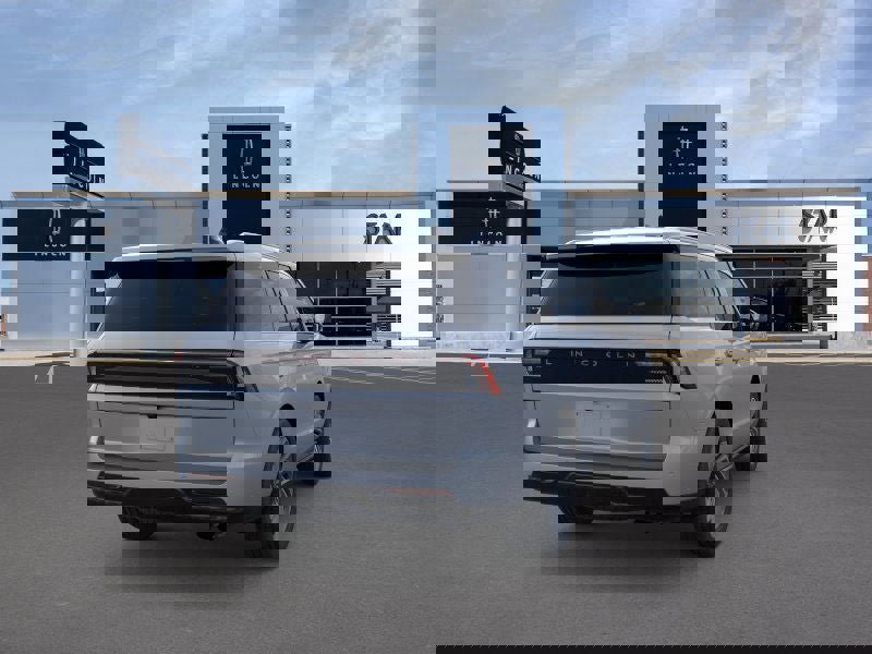 New 2025 Lincoln Navigator Reserve image 8