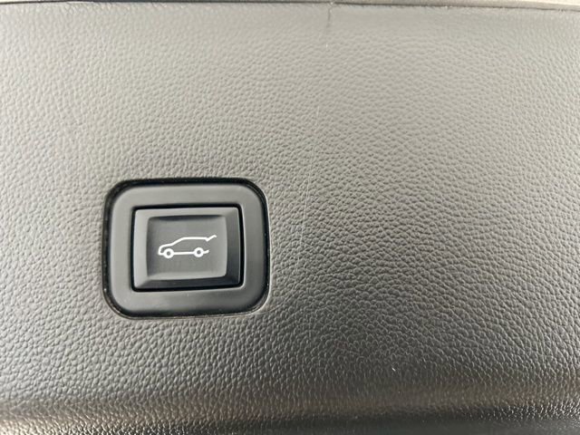 Used 2023 Chevrolet Traverse LT AWD/4WD image 17