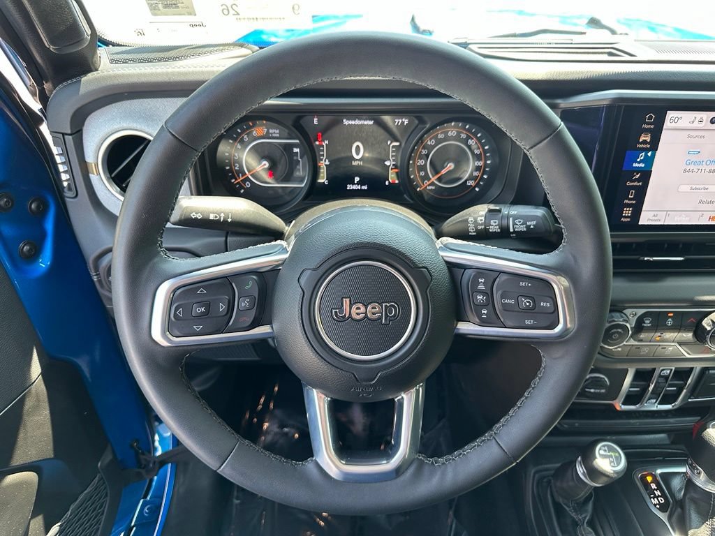 Used 2025 Jeep Wrangler Unlimited Sahara AWD/4WD image 15