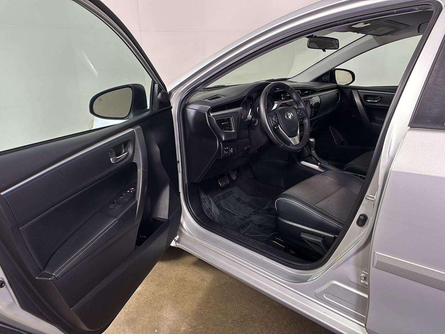Used 2015 Toyota Corolla S FWD image 2