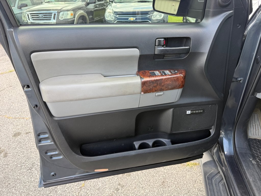 Used 2008 Toyota Sequoia SR5 RWD image 11