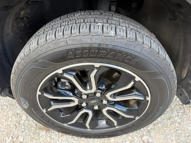 Used 2023 Ford Maverick Lariat w/ Lariat Luxury Package FWD image 9