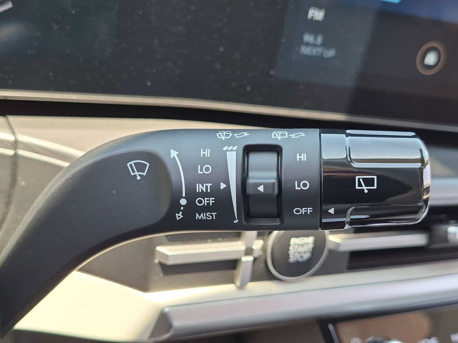 Used 2025 Hyundai Santa Fe SEL FWD image 25