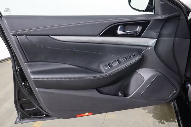 Used 2023 Nissan Maxima SV w/ Floor Mat Group FWD image 19