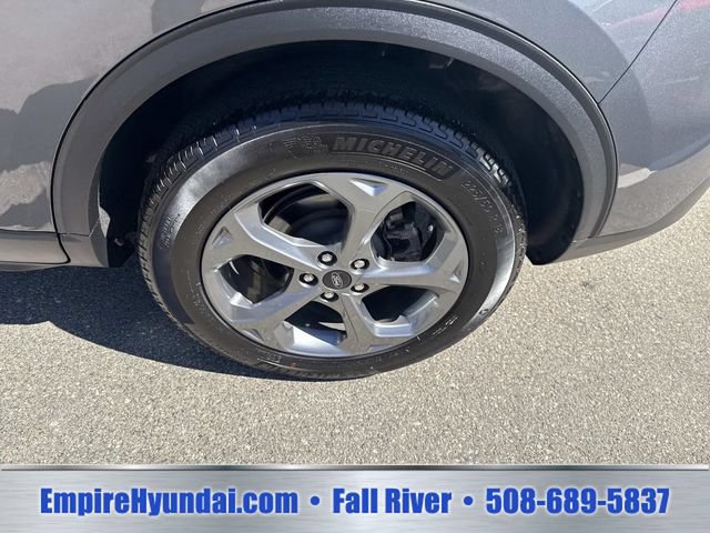 Used 2025 Ford Escape ST-Line Select AWD/4WD image 13