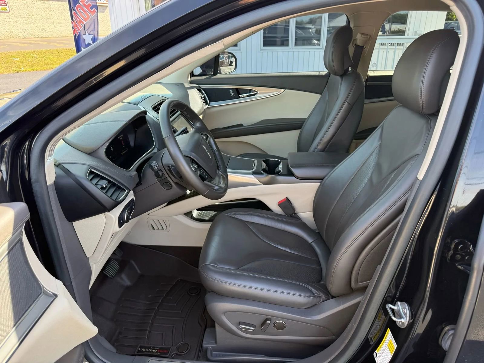 Used 2019 Lincoln Nautilus Select image 14