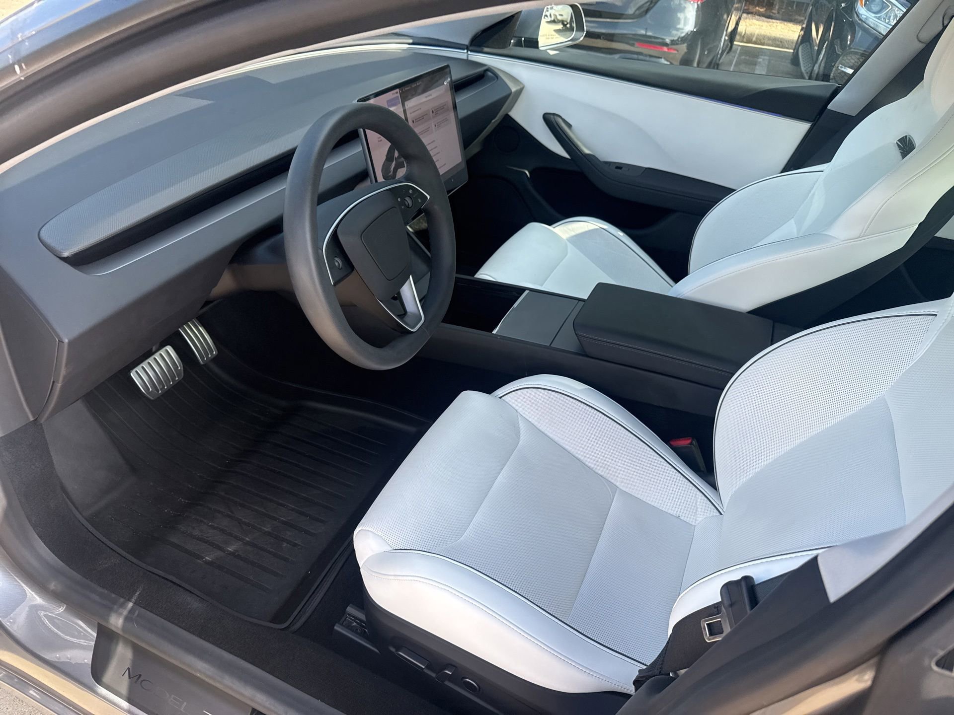 Used 2024 Tesla Model 3 Performance AWD/4WD image 9