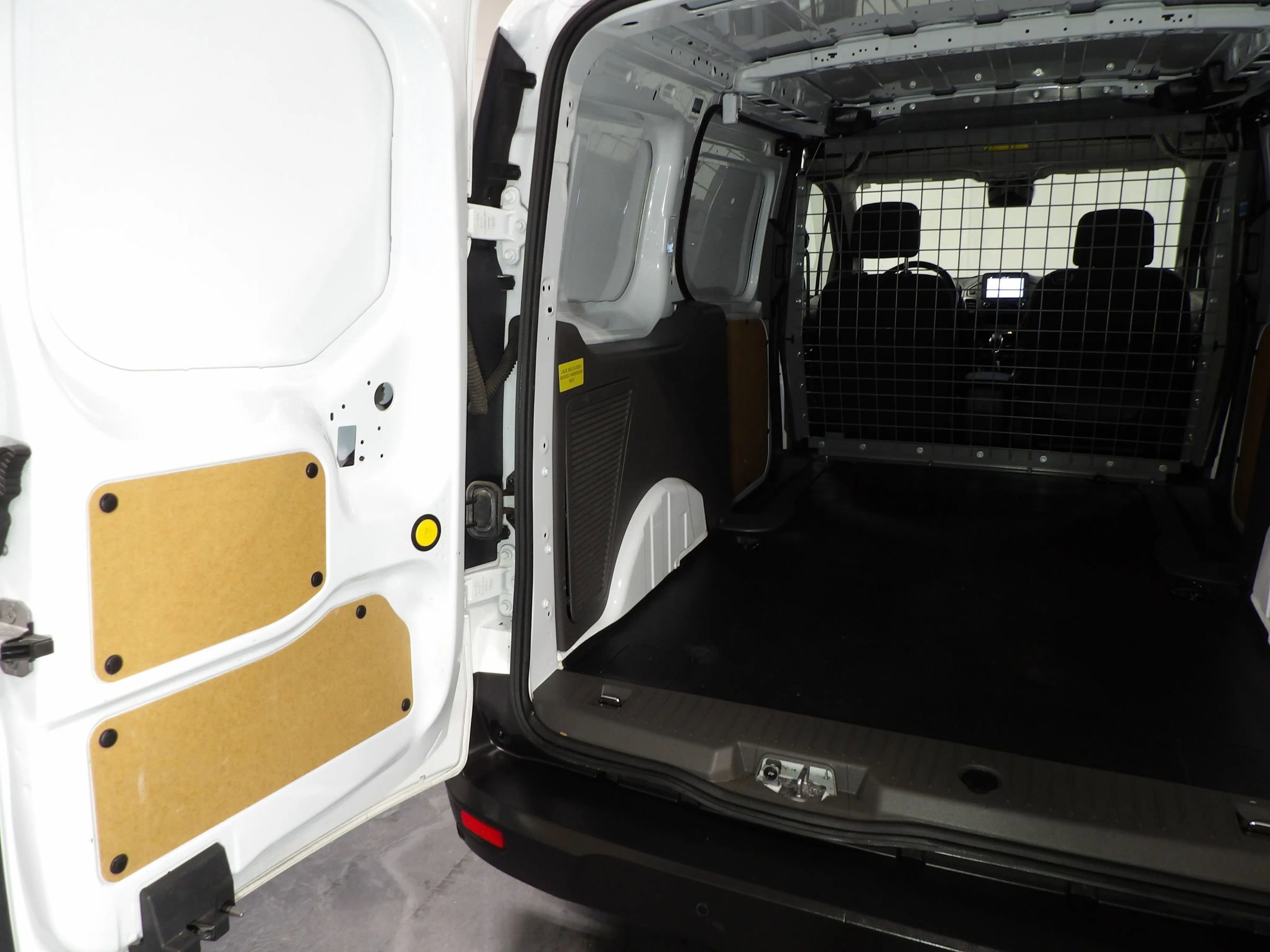 Used 2019 Ford Transit Connect XLT image 8
