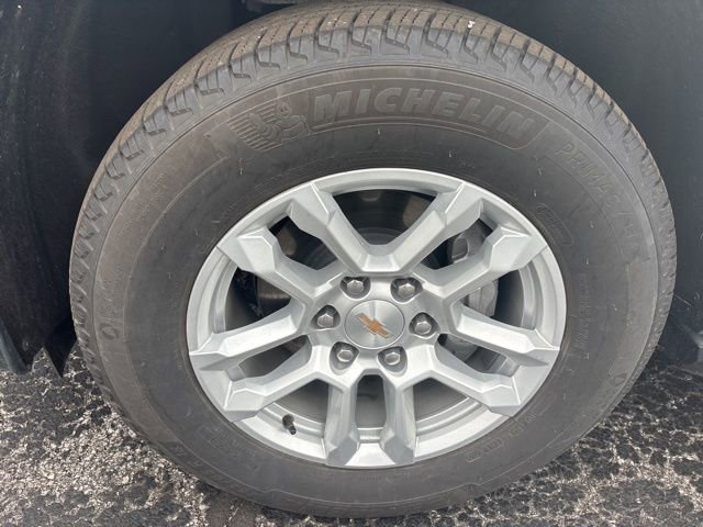 Used 2025 Chevrolet Tahoe LS AWD/4WD image 28