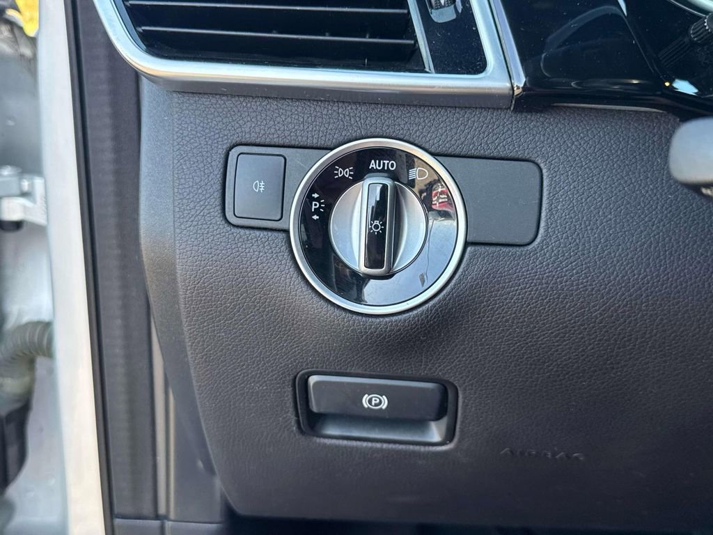 Used 2017 Mercedes-Benz GLS 550 4MATIC image 25