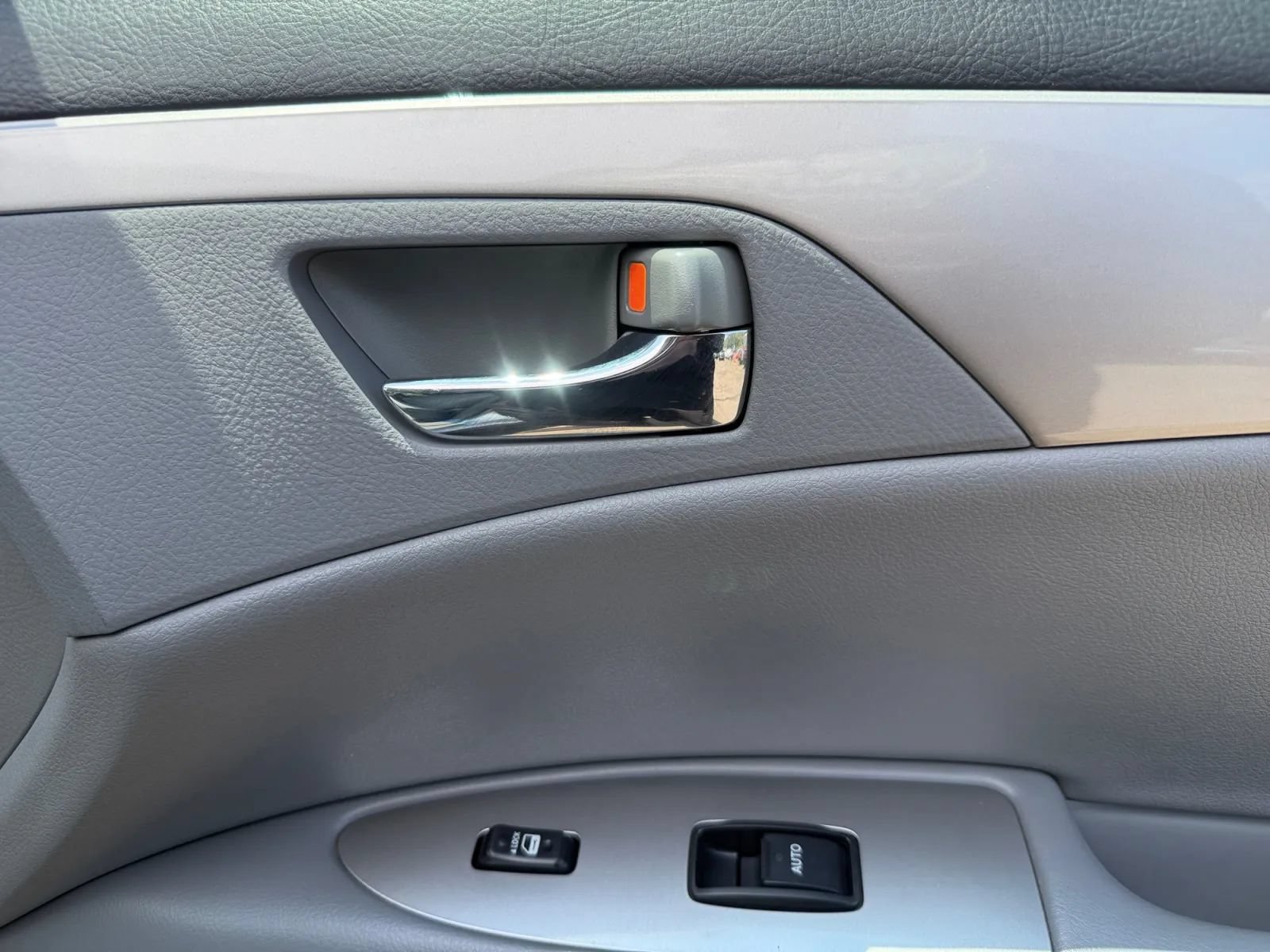 Used 2006 Toyota Avalon XL FWD image 18