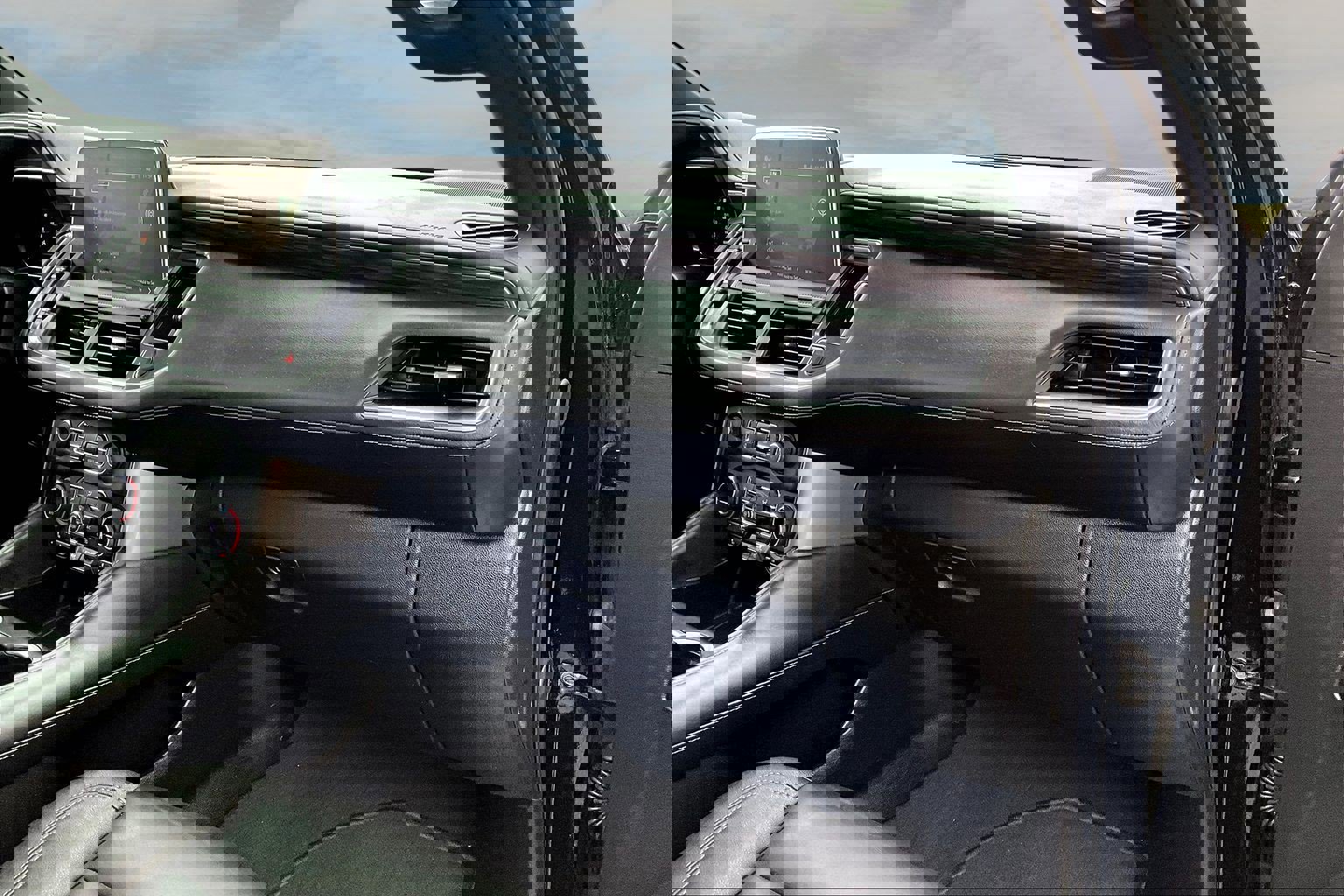 Used 2024 Chevrolet Tahoe Z71 w/ Luxury Package image 18