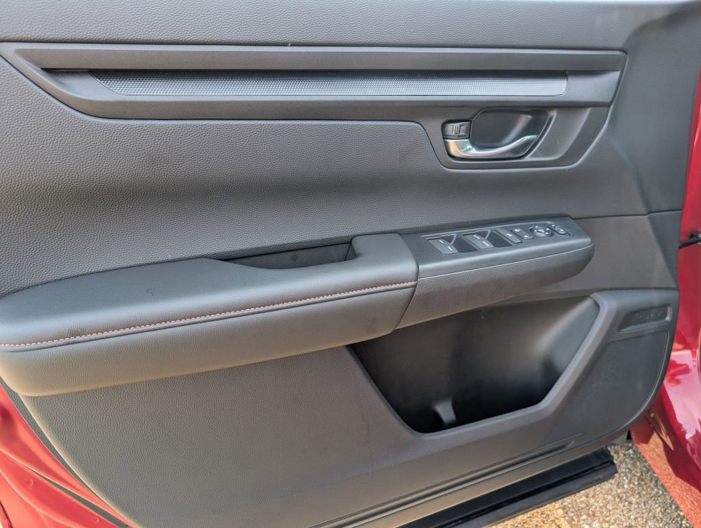 Used 2025 Honda CR-V Sport image 14