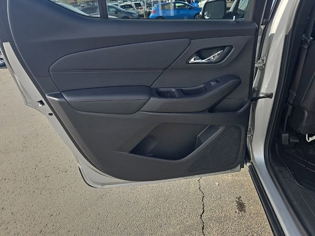 Used 2022 Chevrolet Traverse RS w/ LPO, Floor Liner Package AWD/4WD image 25