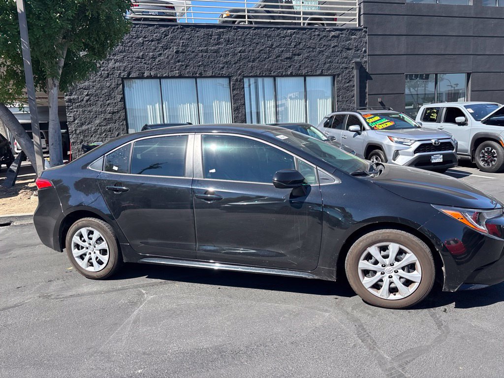 Used 2026 Toyota Corolla LE FWD image 3