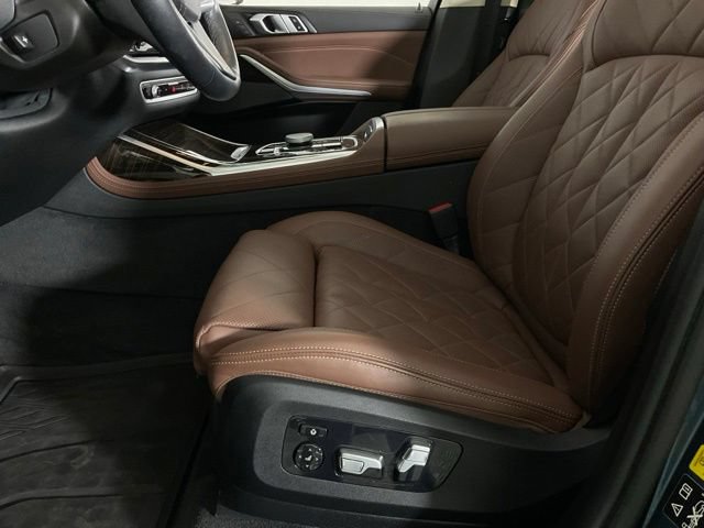 Used 2024 BMW X7 xDrive40i w/ Premium Package AWD/4WD image 33