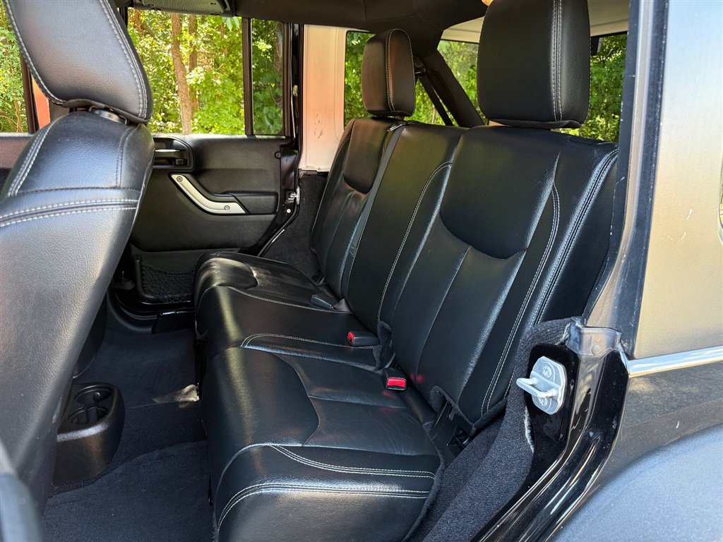 Used 2015 Jeep Wrangler Unlimited Rubicon w/ Dual Top Group AWD/4WD image 51
