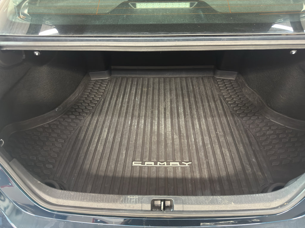 Used 2018 Toyota Camry SE w/ Moonroof Package FWD image 30