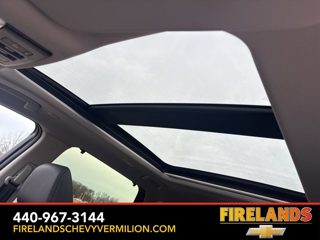 Used 2025 Nissan Rogue SL w/ Tech Package image 3