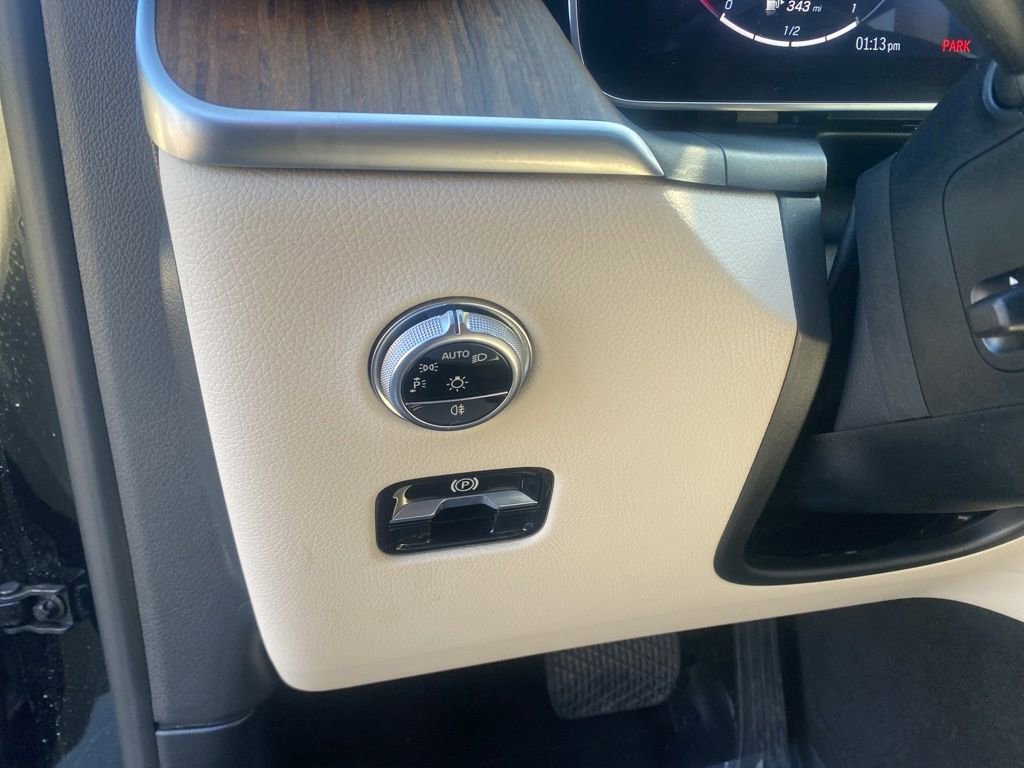 Used 2024 Mercedes-Benz GLC 300 4MATIC image 17