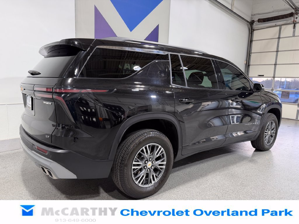 Used 2024 Chevrolet Traverse LT w/ Trailering Package FWD image 5
