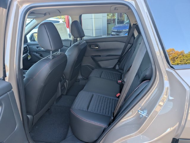 New 2027 Nissan Rogue SV w/ Rock Creek Premium Package AWD/4WD image 10