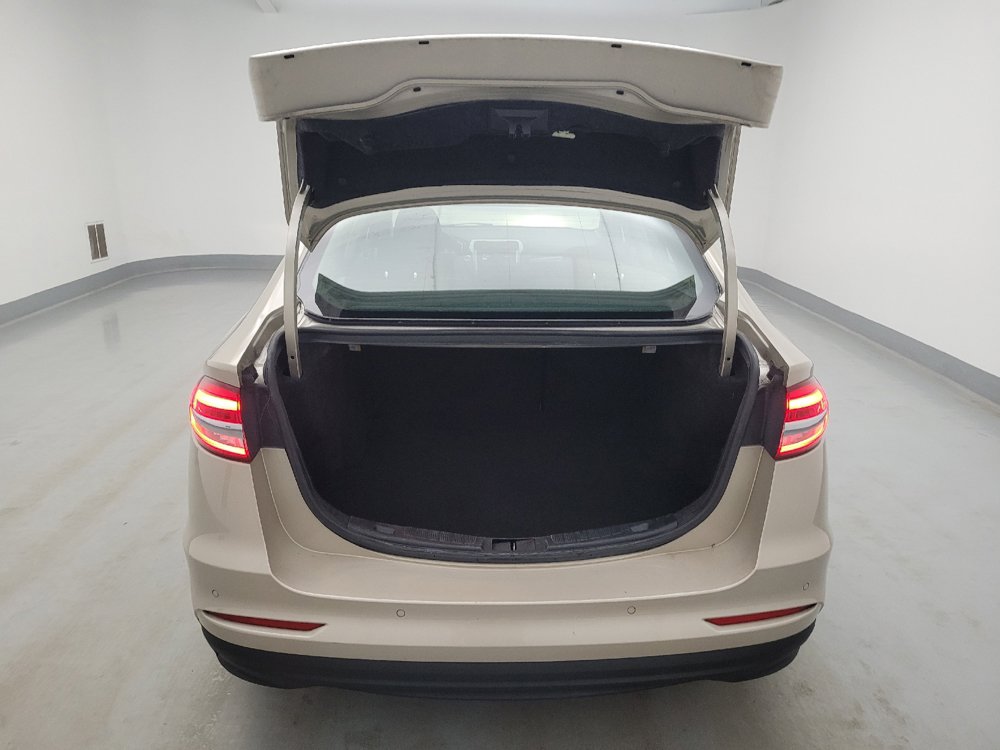 Used 2019 Ford Fusion SE FWD image 29
