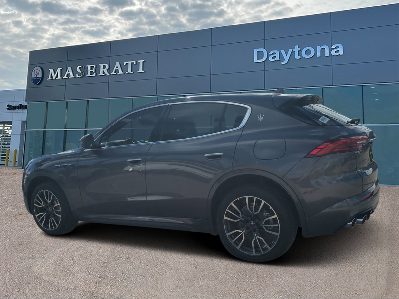 New 2025 Maserati Grecale GT image 5