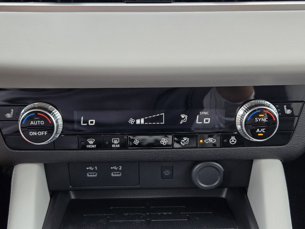 New 2026 Mitsubishi Outlander LE image 15