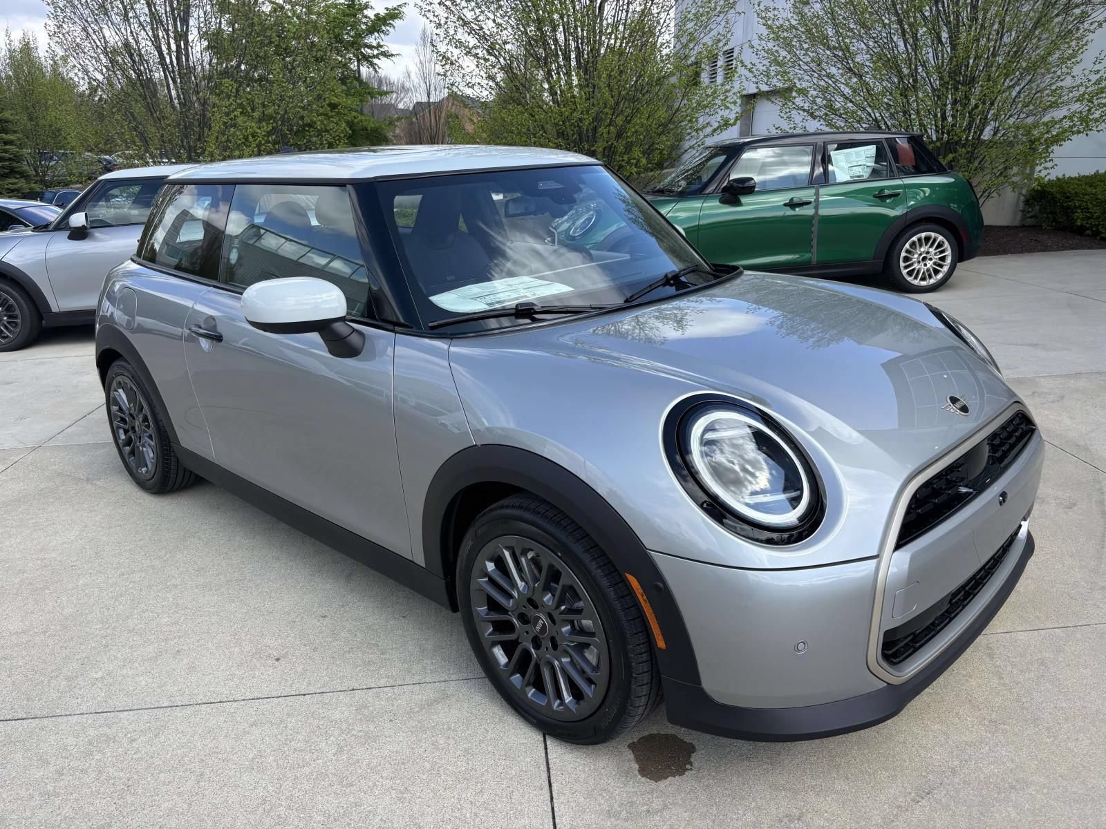 New 2026 MINI Cooper 2-Door Hardtop FWD image 3