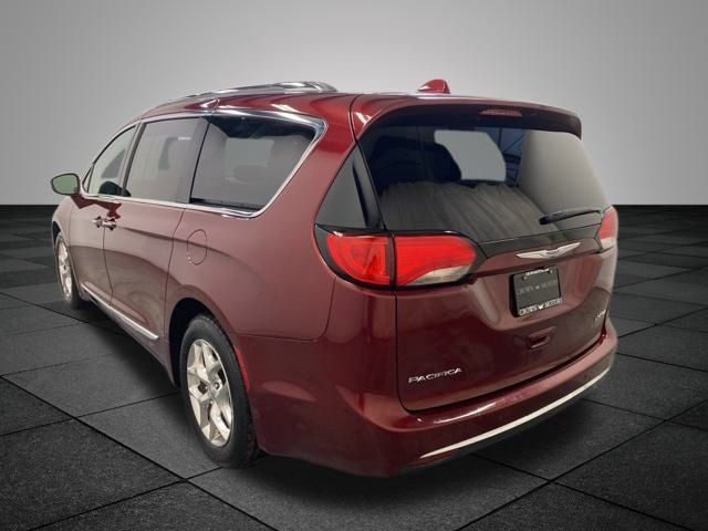 Used 2018 Chrysler Pacifica Limited image 4