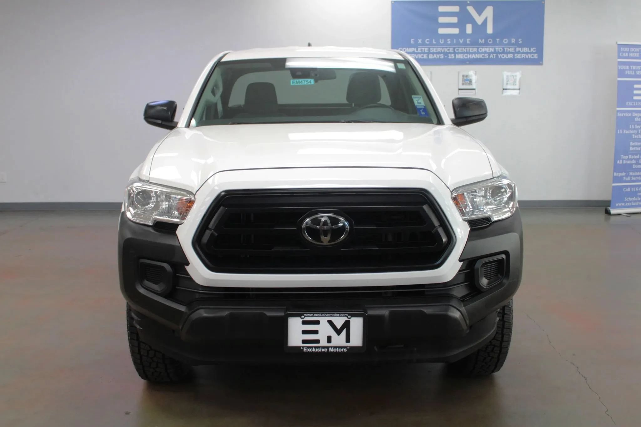 Used 2023 Toyota Tacoma SR RWD image 3