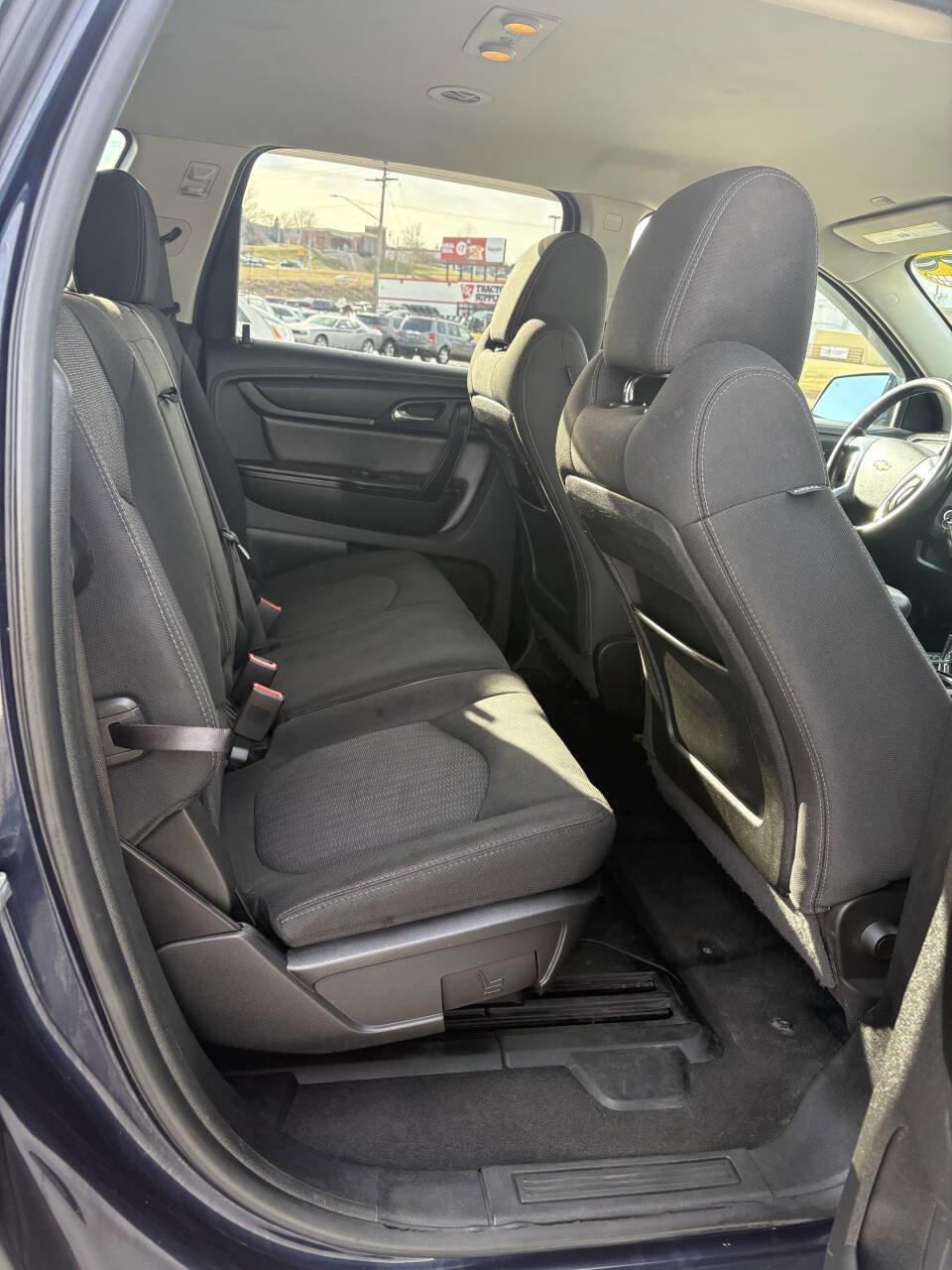 Used 2017 Chevrolet Traverse LT image 7