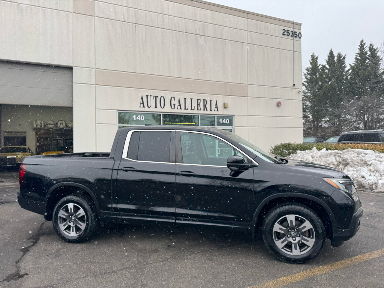 Used 2017 Honda Ridgeline RTL-T image 2