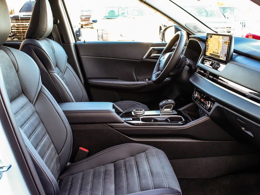 New 2026 Mitsubishi Outlander Trail Edition image 42