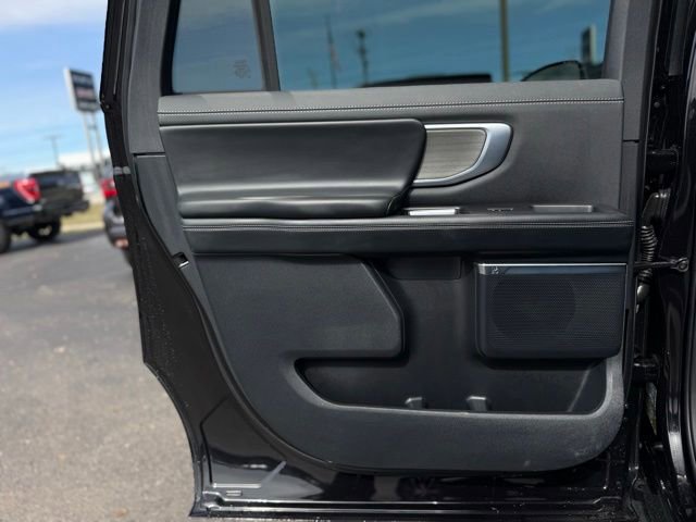 Used 2025 Ford Expedition Max Platinum image 17