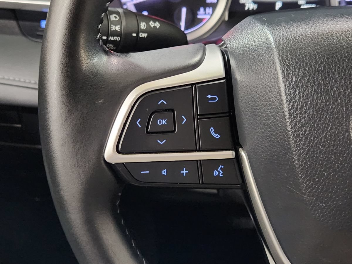 Used 2022 Toyota Highlander XLE FWD image 49