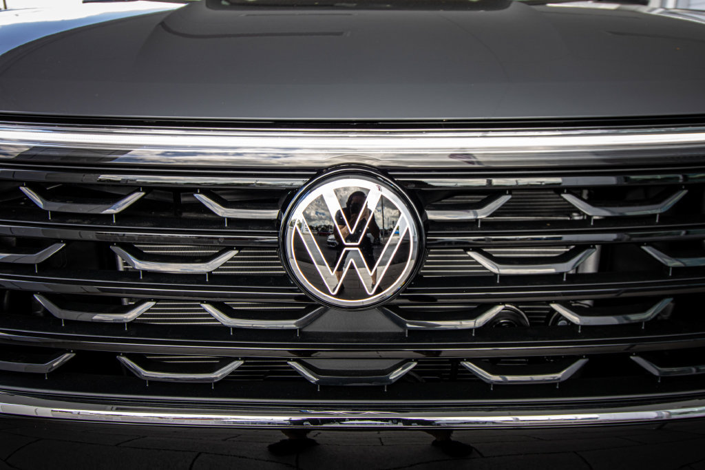 New 2026 Volkswagen Atlas Cross Sport SE FWD image 8