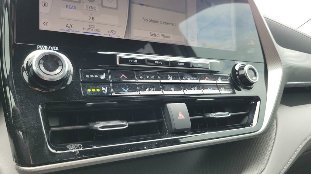 Certified 2020 Toyota Highlander Platinum FWD image 19