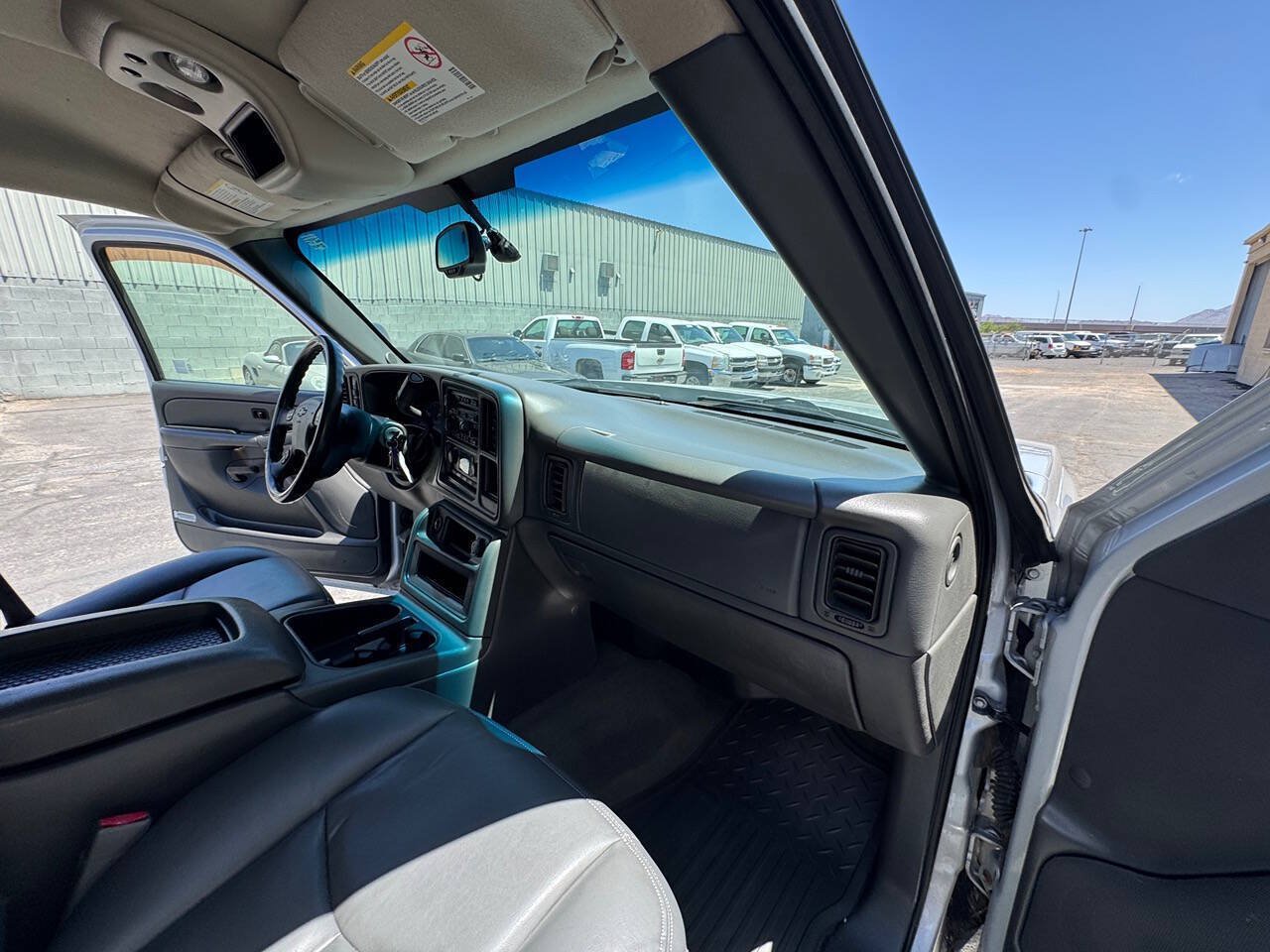 Used 2006 Chevrolet Silverado 3500 LT w/ Heavy-Duty Power Package AWD/4WD image 38