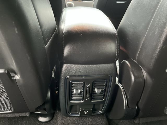 Used 2022 Jeep Grand Cherokee Laredo X image 25