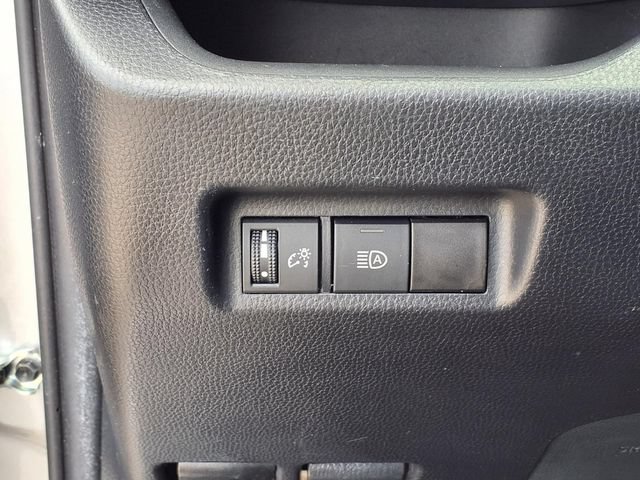 Used 2021 Toyota RAV4 LE FWD image 21