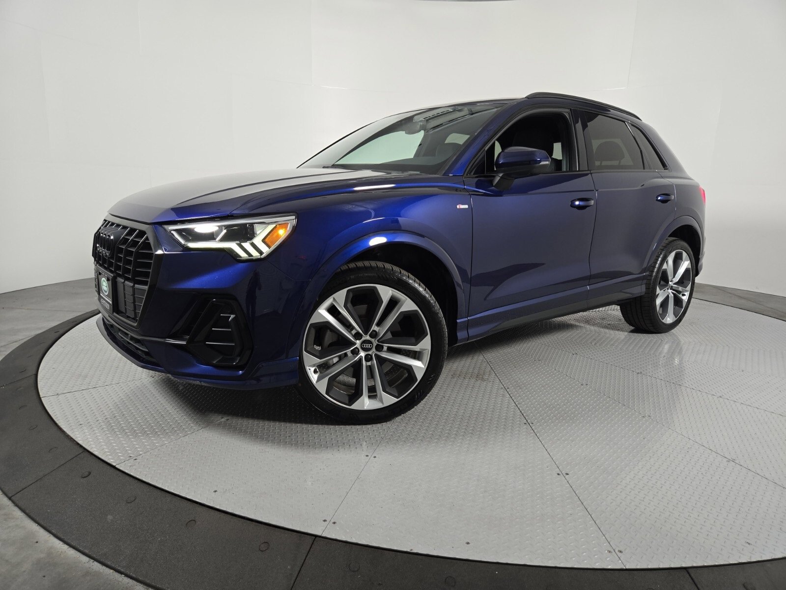 Used 2022 Audi Q3 2.0T Premium Plus w/ Premium Plus Package video 1