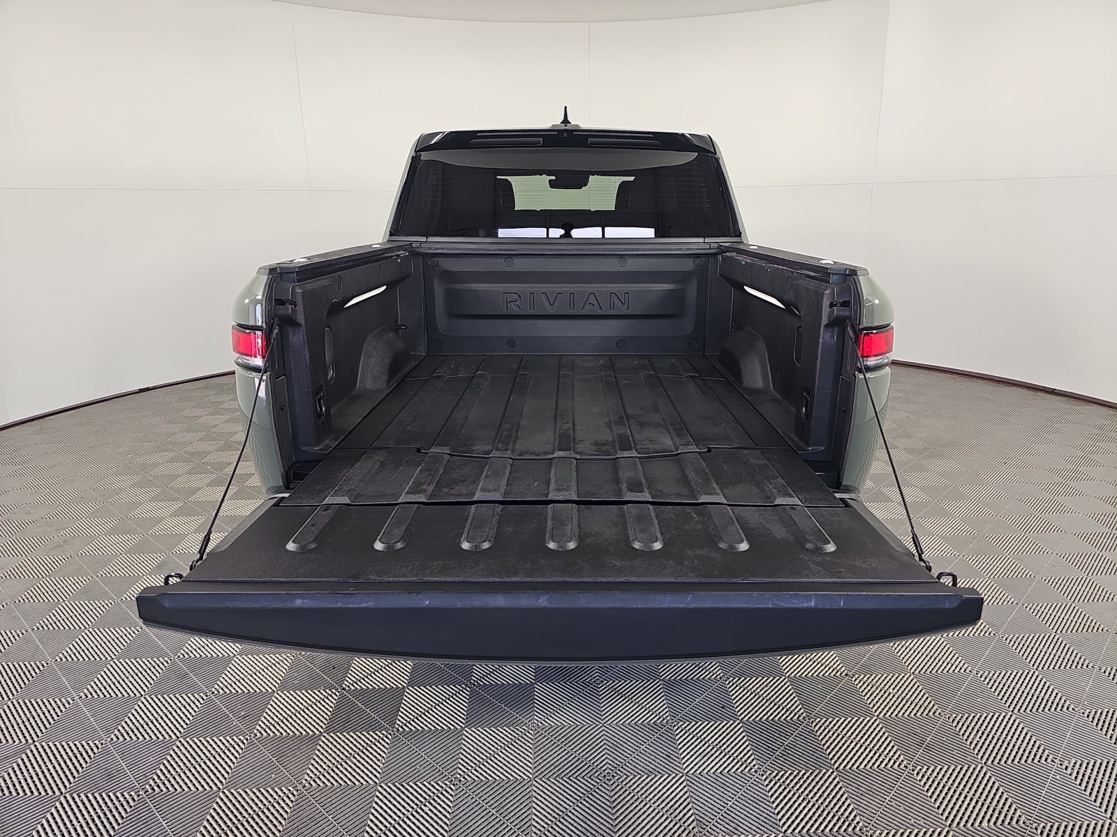 Used 2022 Rivian R1T Launch Edition AWD/4WD image 15