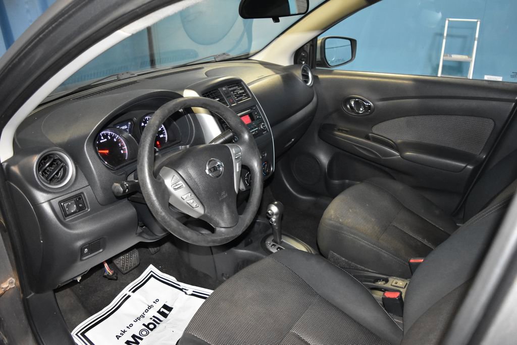 Used 2016 Nissan Versa SV FWD image 2