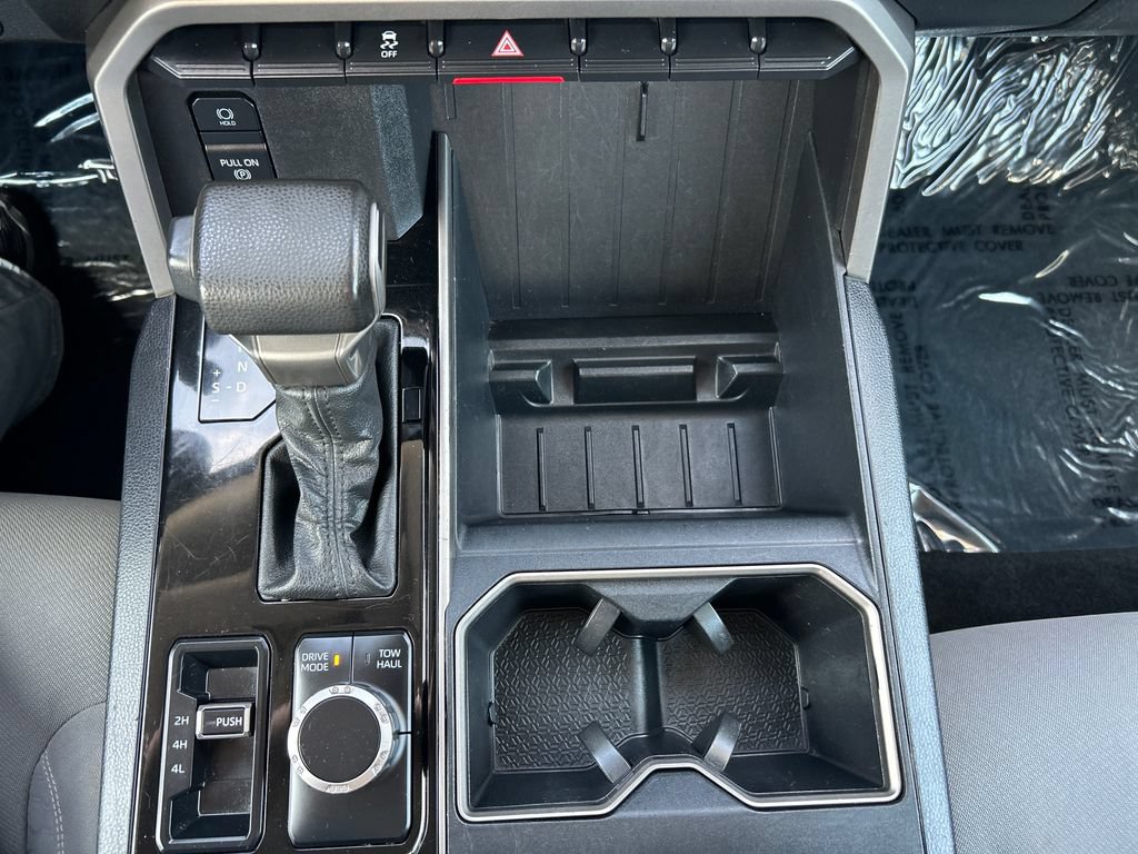 Used 2022 Toyota Tundra SR5 w/ SR5 Convenience Package AWD/4WD image 13